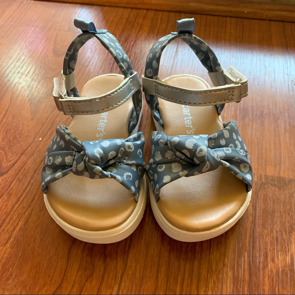 NWOT Carter’s Baby Sandals size 4